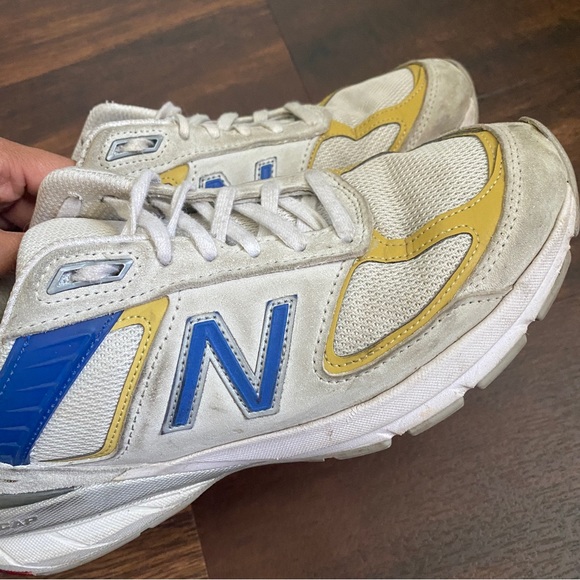 New Balance 990v5 Size 8.5 Women's Nimbus Cloud White Sneakers W990NR5 - Picture 3 of 13